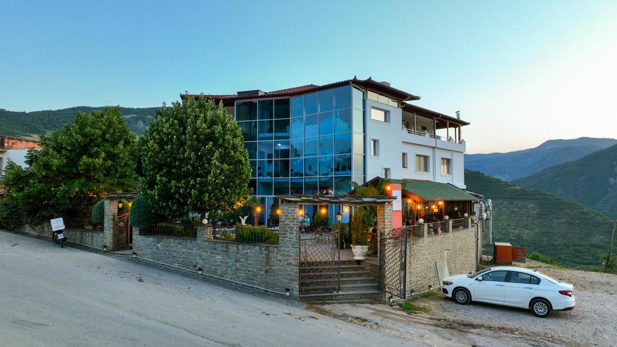 Hotel Kanione Cerenisht Exterior foto